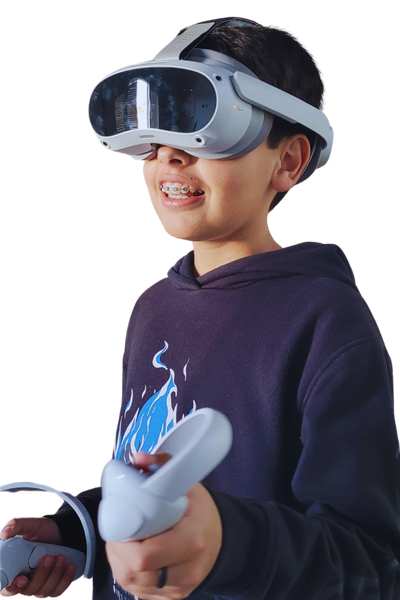 Aluno utilizando óculos de realidade virtual aprendendo tecnologia